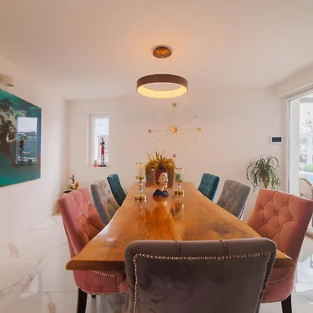 Srdella فيلة بودْسْتغانا