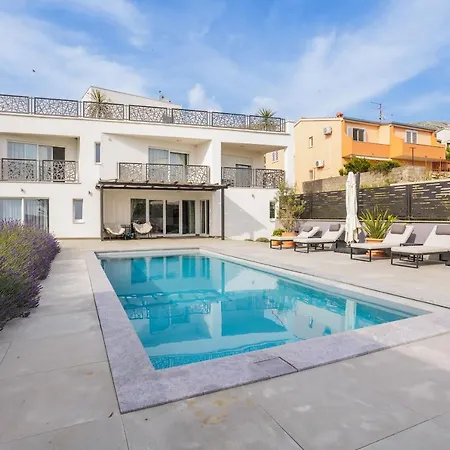 Srdella ヴィラ ポドストラナ