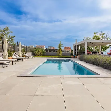 Srdella * ポドストラナ