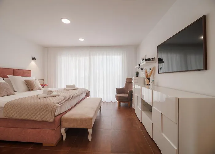 Srdella Villa Podstrana