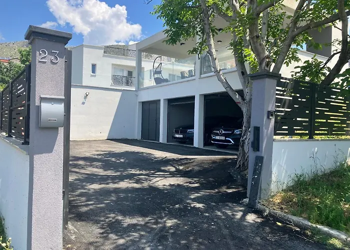 Srdella Villa Podstrana