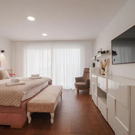 Srdella Villa Podstrana