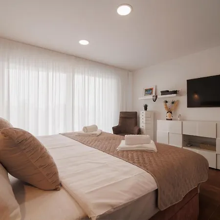 Srdella Villa Podstrana