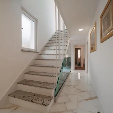 Srdella Villa Podstrana